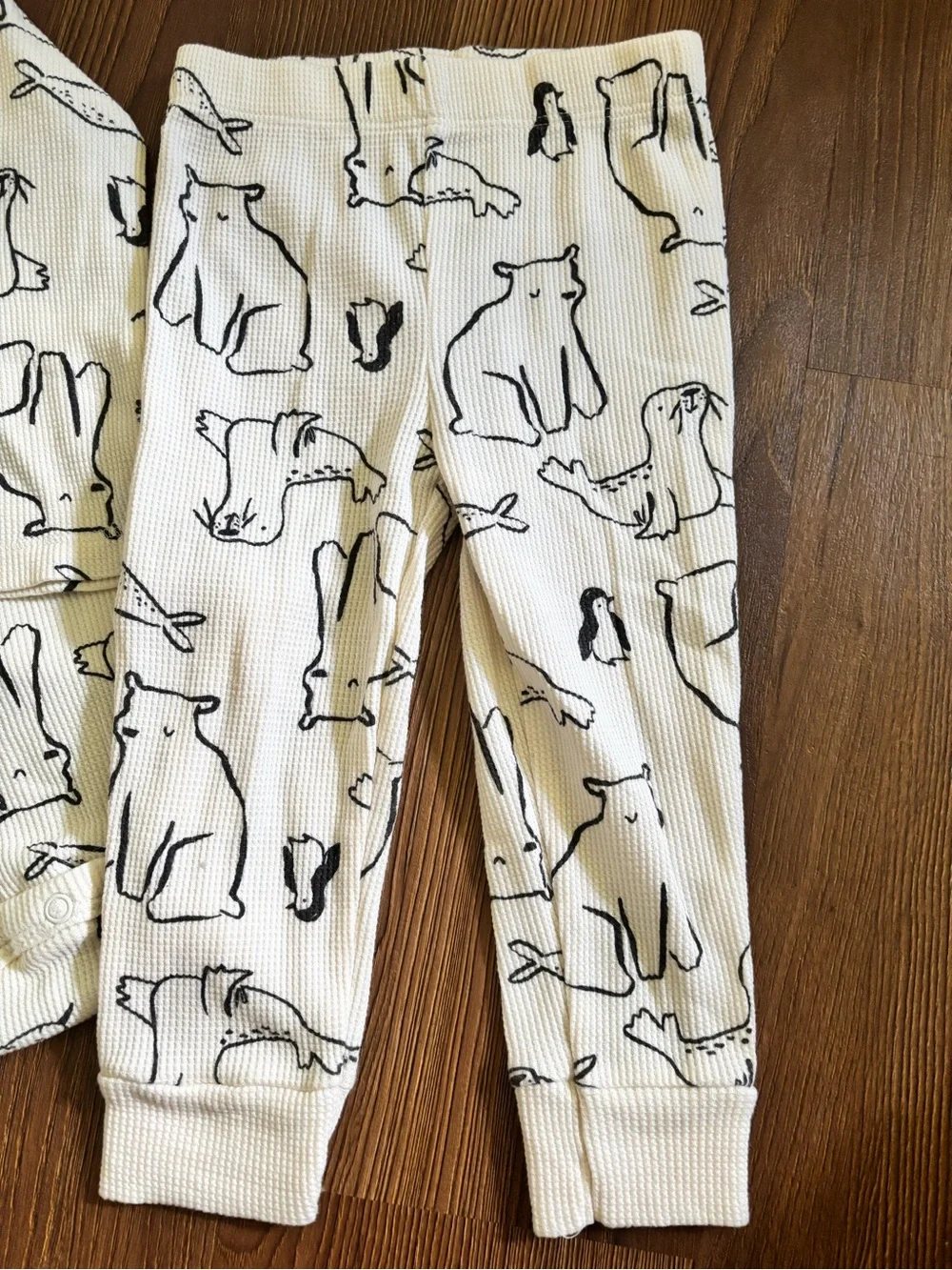 🎉 (18m) Carter's 2-Piece Ribbed Arctic Animals Bodysuit & Pants Set